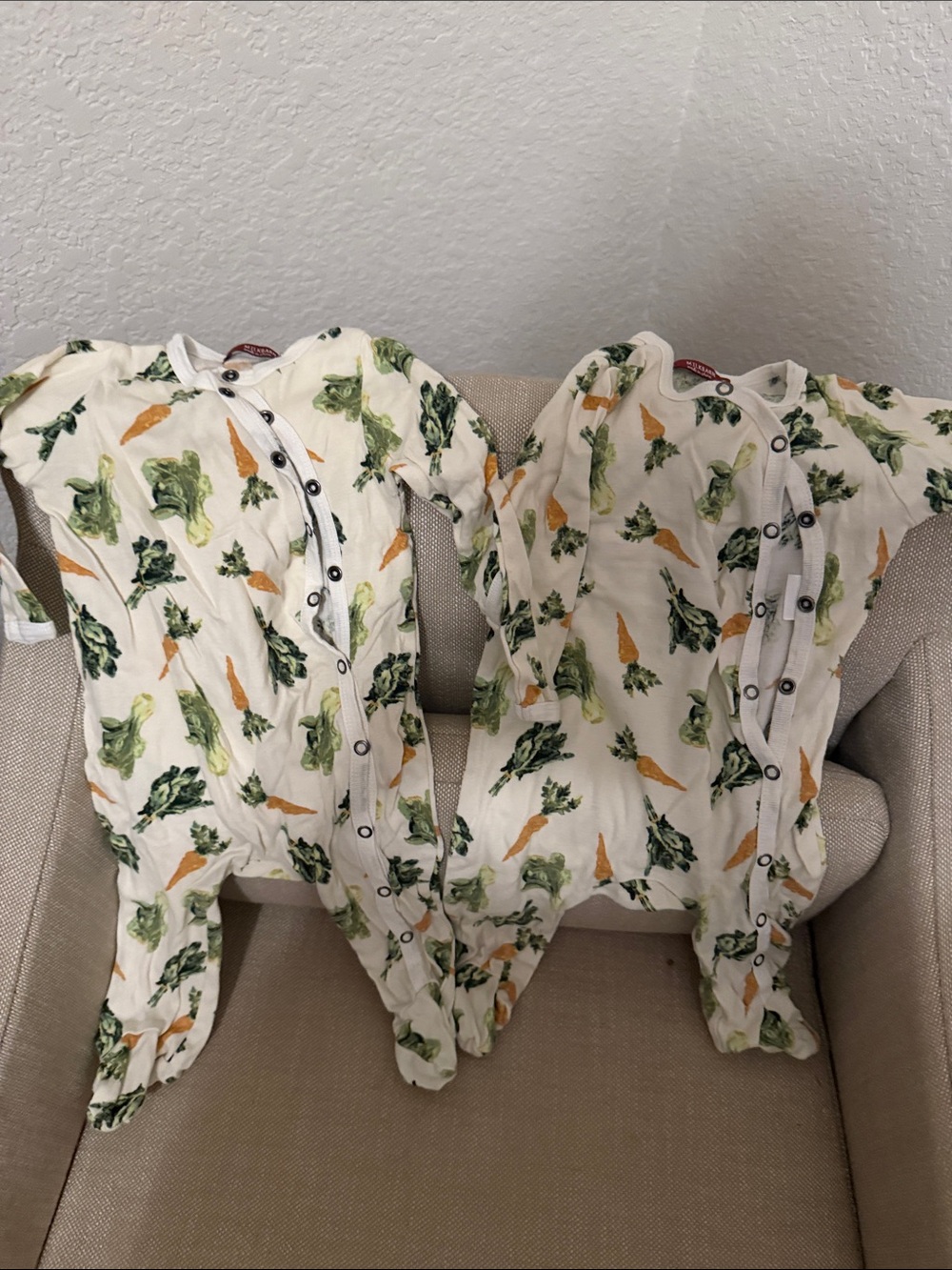 Milkbarn Cream Baby One-Piece Footies with Carrot & Green Veggie Print